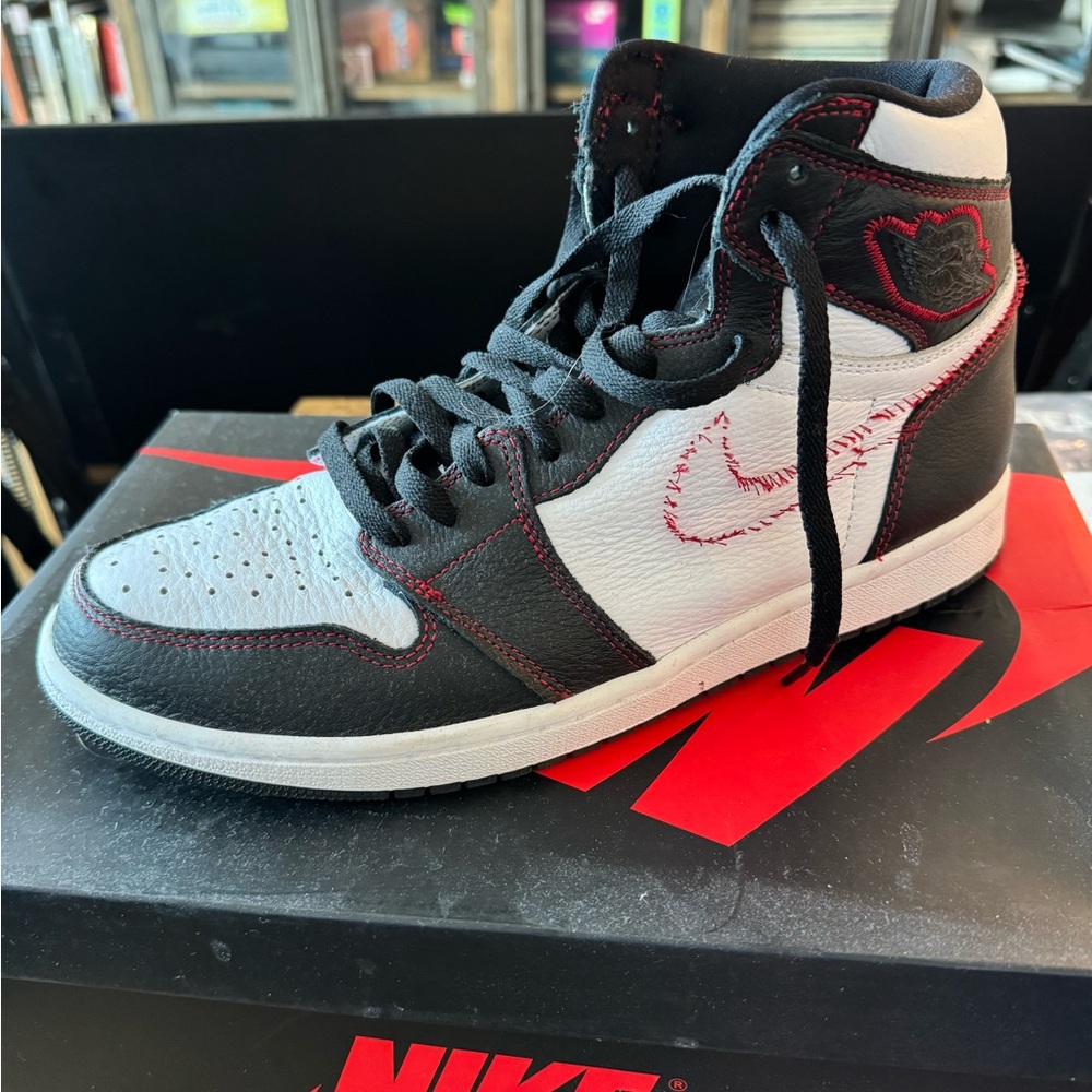 AIR JORDAN 1 RETRO HIGH OG
"DEFIANT YELLOW"